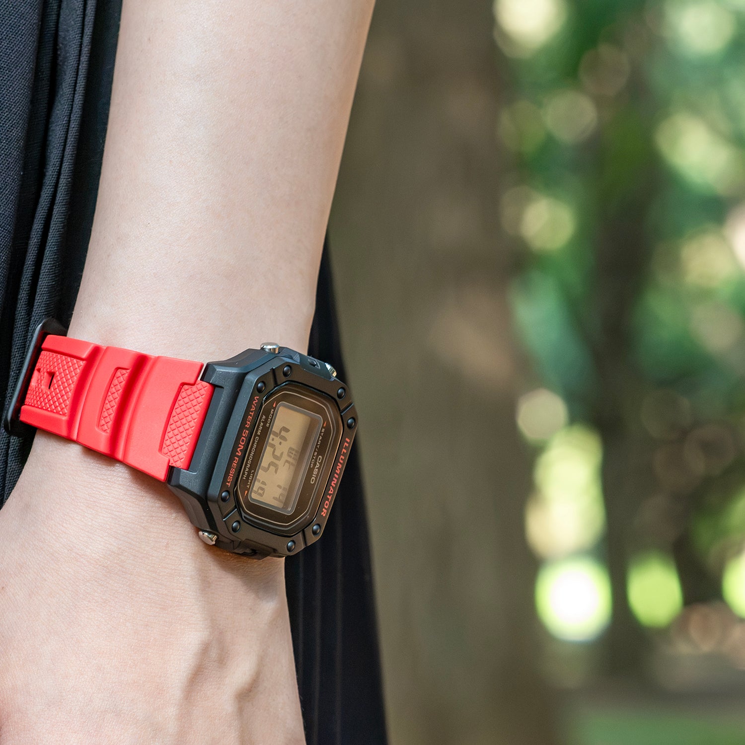 CASIO カシオ W-218H-4B レッド ブラック文字盤 デジタル メンズ 腕時計