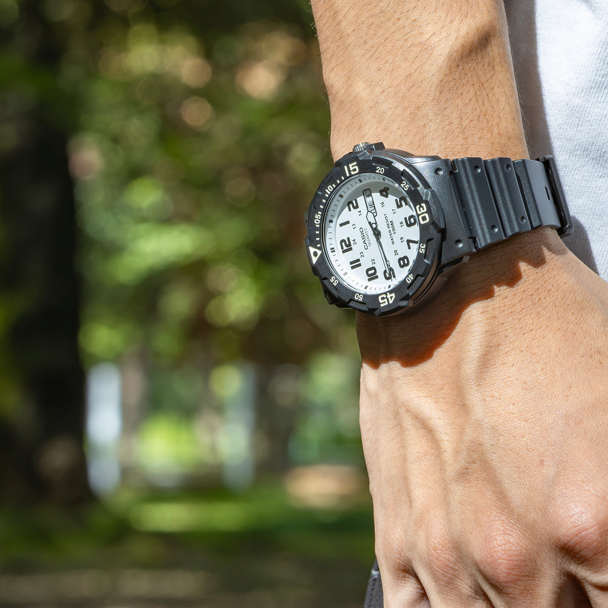 CASIO カシオ MRW-200H-7B ブラック ホワイト文字盤 アナログ メンズ 腕時計
