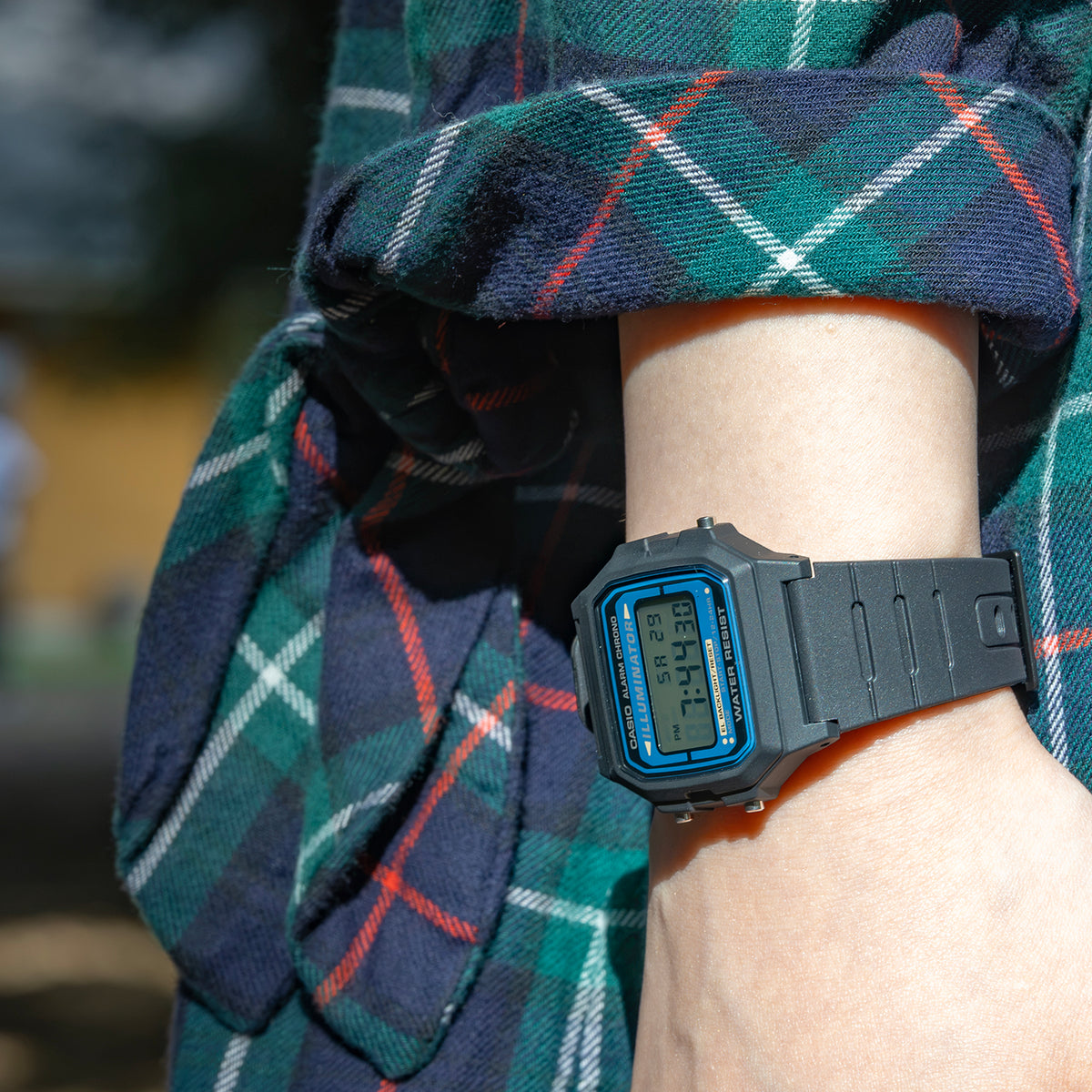 CASIO カシオ F-105W-1A ブラック ブルー文字盤 デジタル メンズ 腕時計