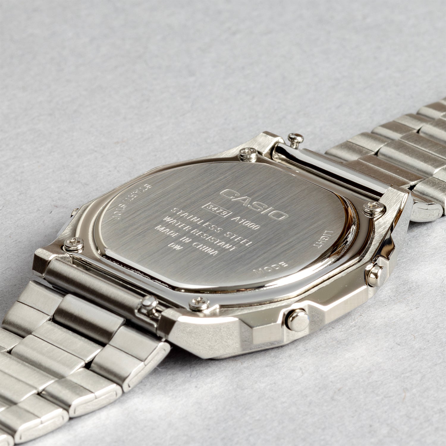 CASIO カシオ A1000D-7 シルバー パールホワイト文字盤 デジタル メンズ 腕時計