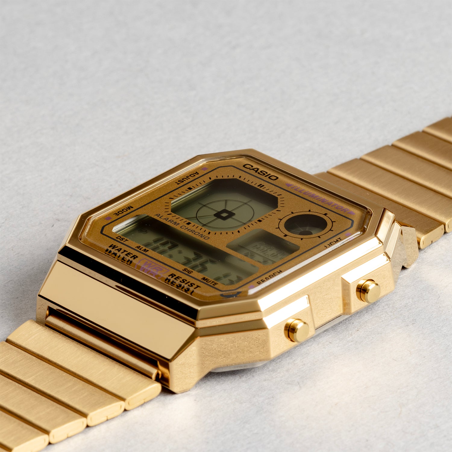 CASIO カシオ A130WEG-9A ゴールド ゴールド文字盤 デジタル メンズ 腕時計 斜め