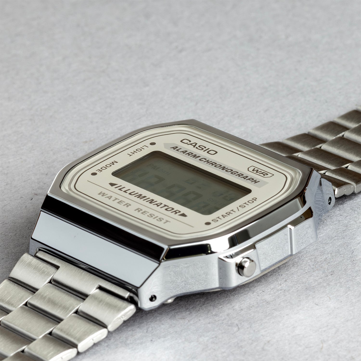 CASIO カシオ A168WA-8A シルバー ベージュ文字盤 デジタル メンズ 腕時計 斜め