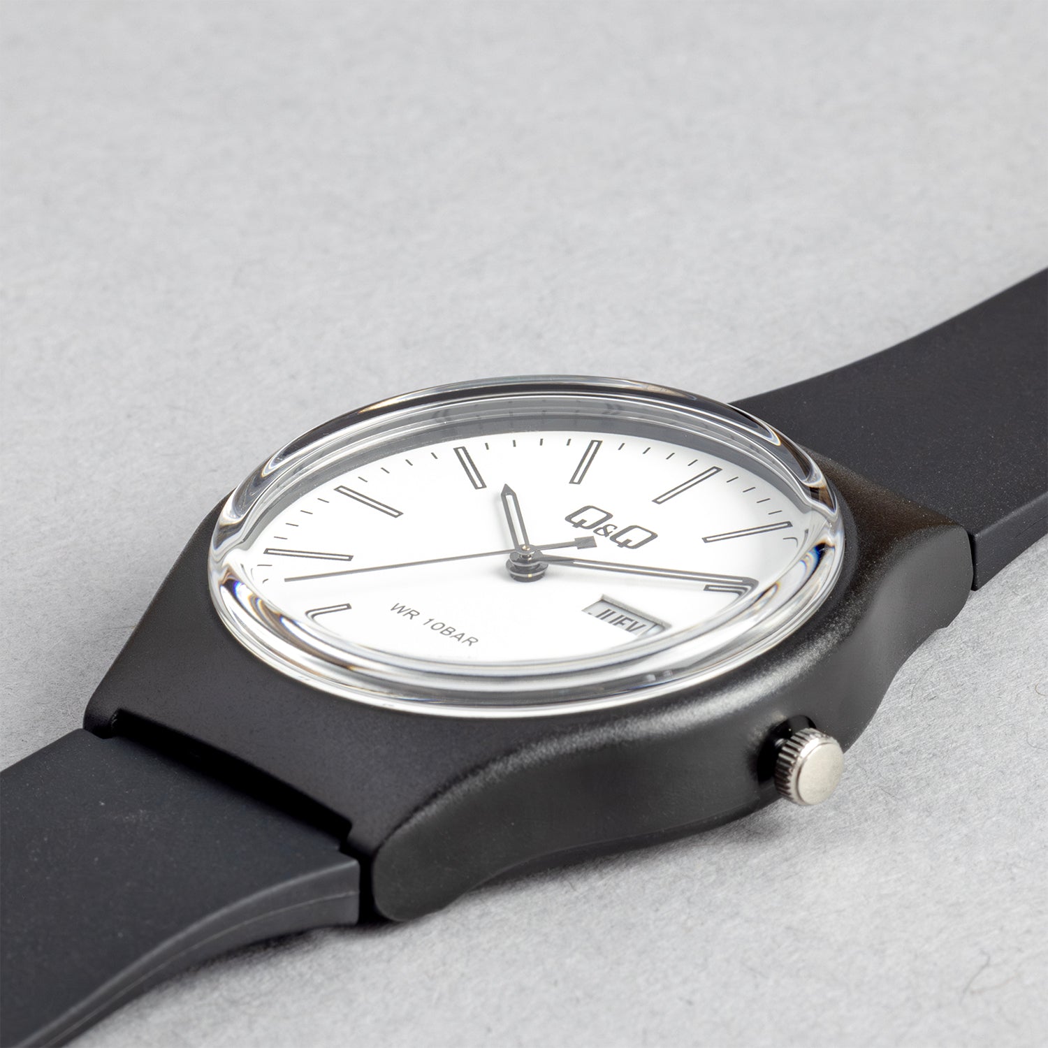 Q&Q キューアンドキュー A212J001Y ブラック ホワイト文字盤 アナログ メンズ 腕時計 斜め