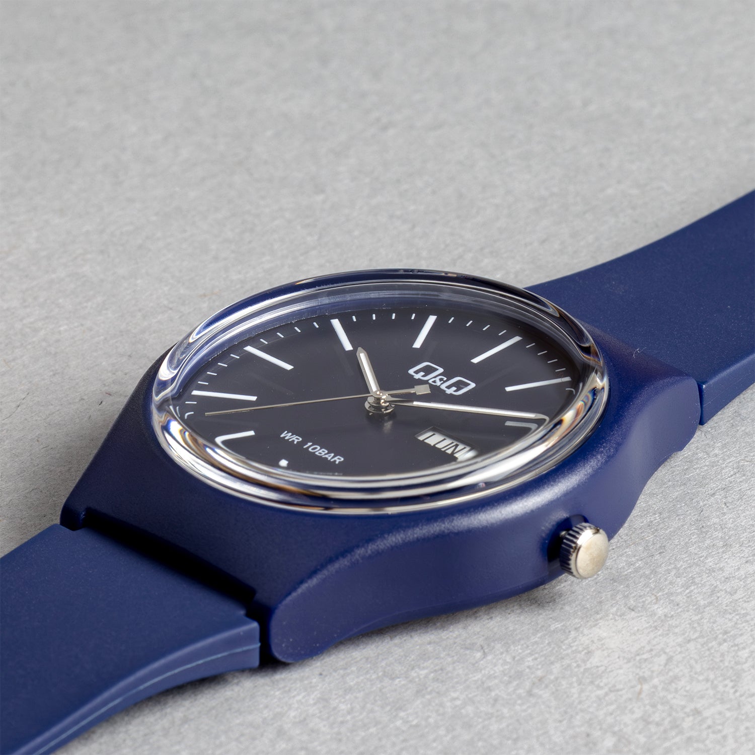 Q&Q キューアンドキュー A212J012Y ダークブルー ダークブルー文字盤 アナログ メンズ 腕時計 斜め