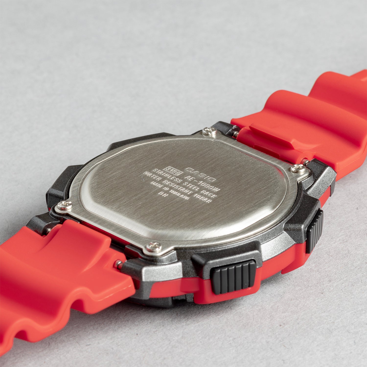 CASIO カシオ AE-1000W-4A レッド ブラック文字盤 デジタル メンズ 腕時計 ケースバック