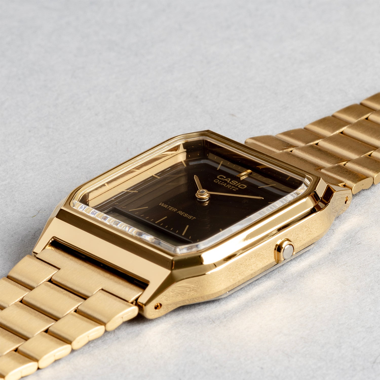 CASIO カシオ AQ-230GA-5A ゴールド ブラウン文字盤 アナデジ メンズ 腕時計 斜め