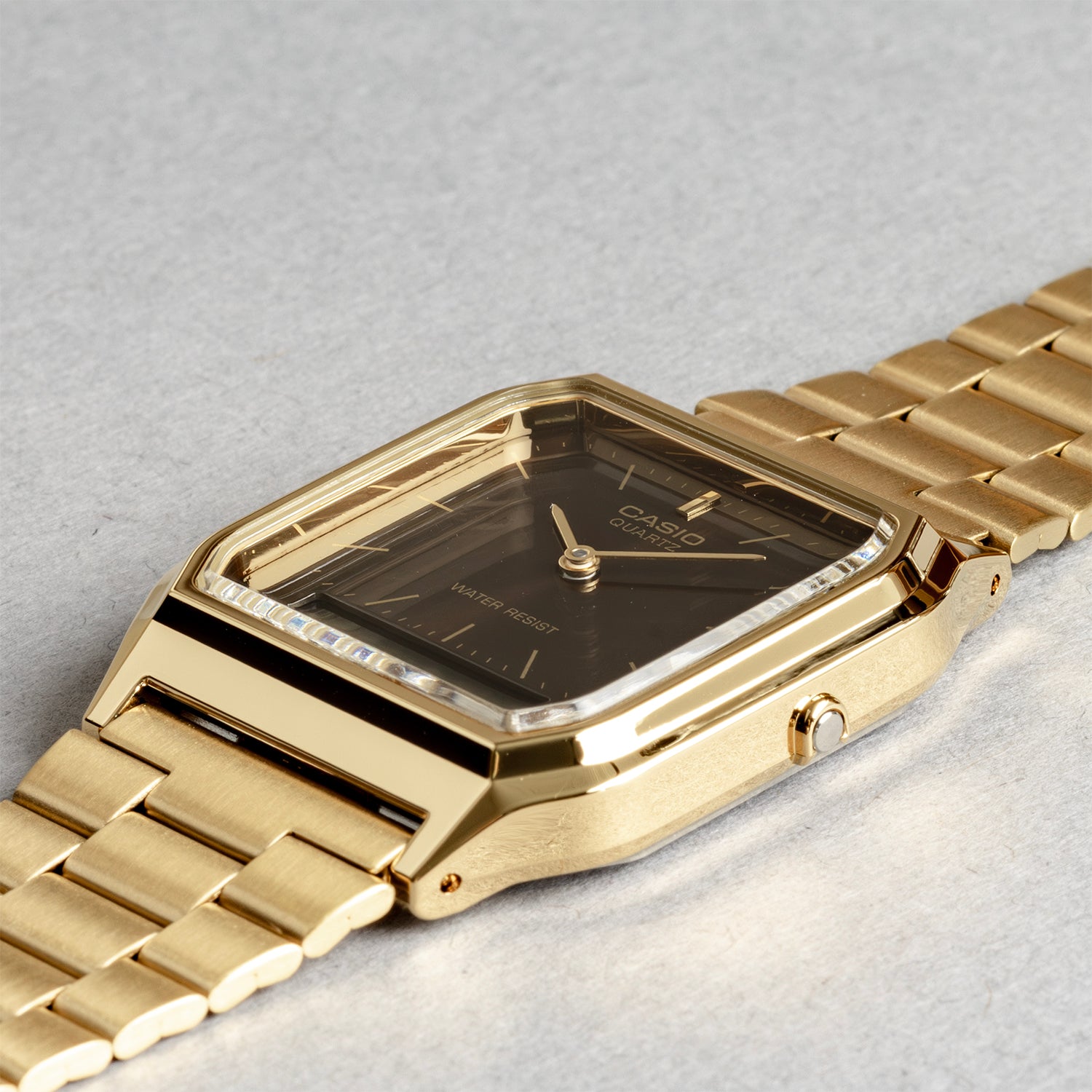 CASIO カシオ AQ-230GA-5A ゴールド ブラウン文字盤 アナデジ メンズ 腕時計 斜め