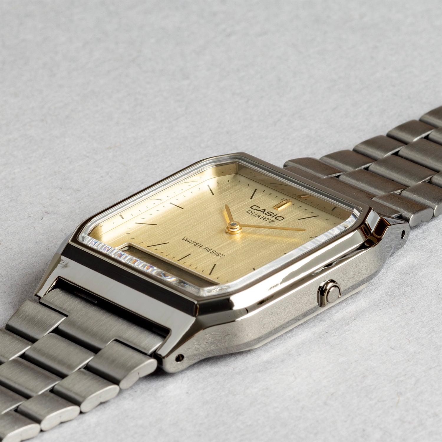 CASIO カシオ AQ-230GG-9A ガンメタ ゴールド文字盤 アナデジ メンズ 腕時計 斜め