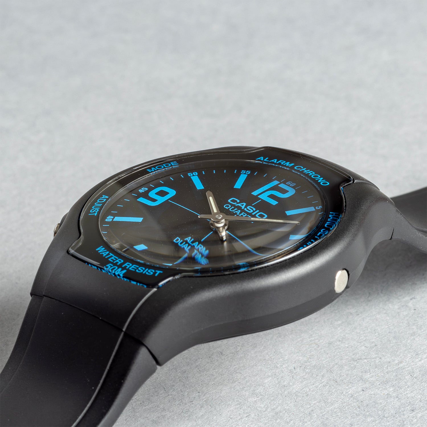 Casio Standard Mens AW-90H. 腕時計 aw-90h-2b_2