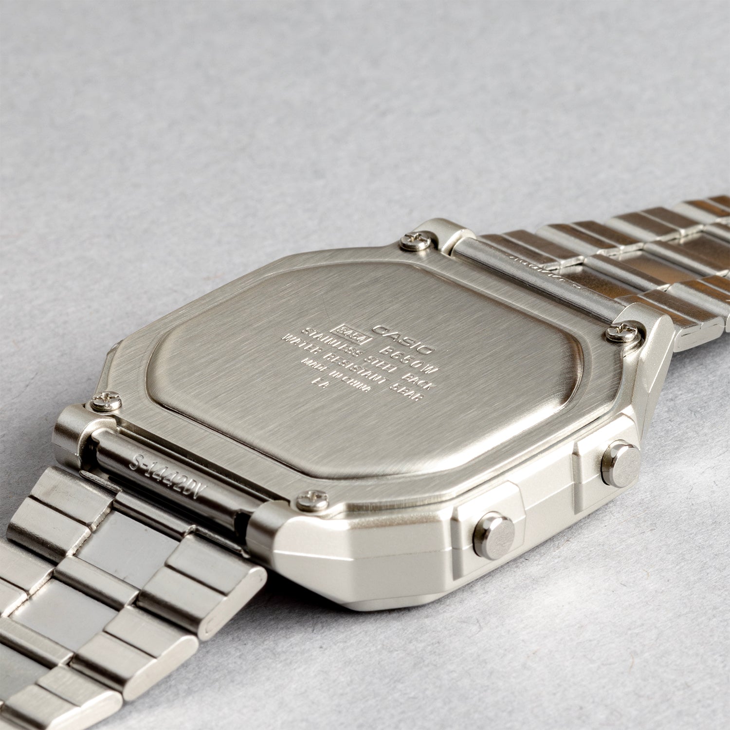 CASIO カシオ B650WD-1A シルバー ブラック文字盤 デジタル メンズ 腕時計 ケースバック