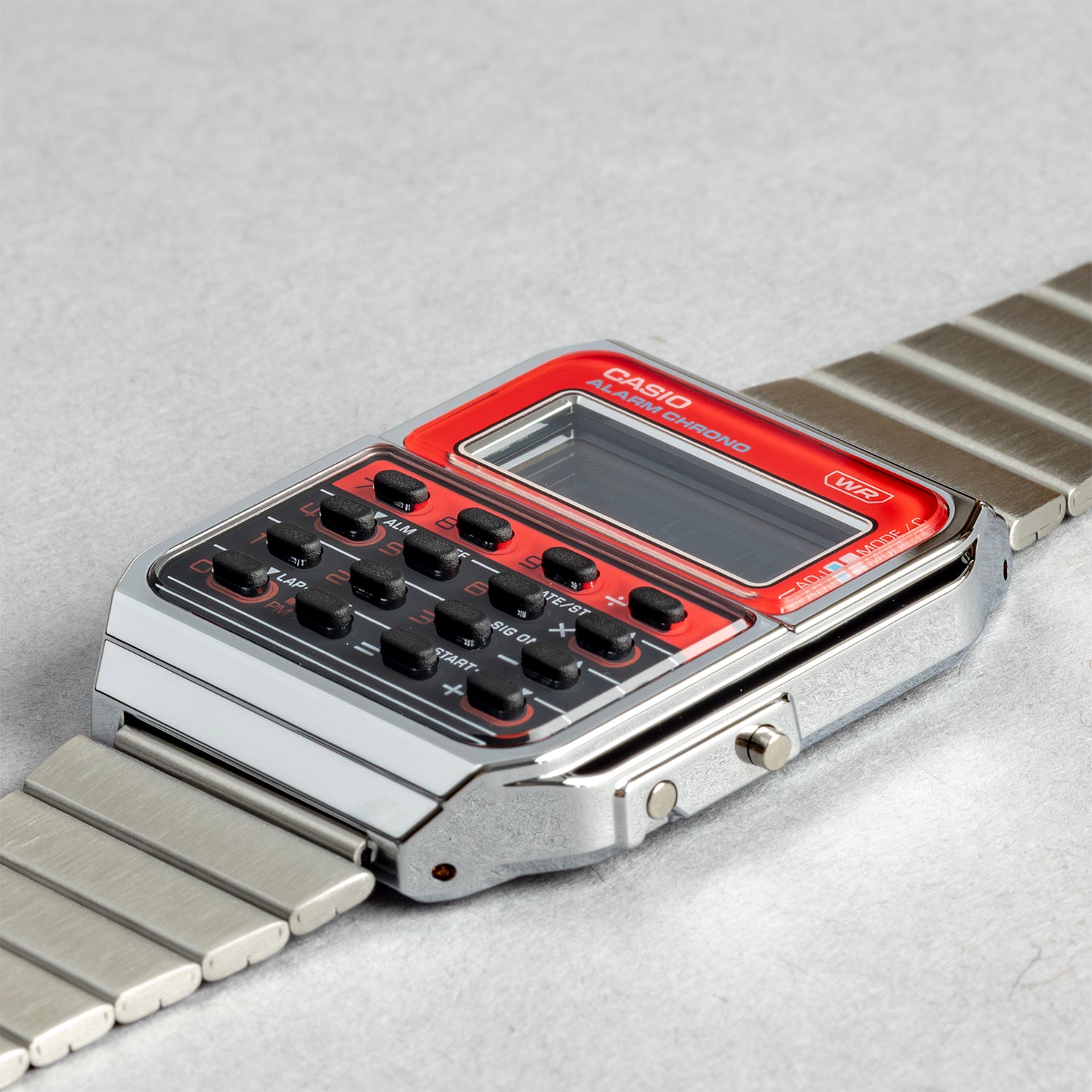 CASIO カシオ CA-500WE-4B シルバー レッド文字盤 デジタル メンズ 腕時計 斜め