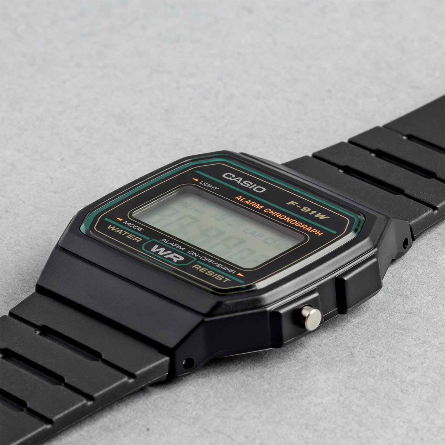 CASIO カシオ F-91W-3 ブラック グリーン文字盤 デジタル メンズ 腕時計 斜め