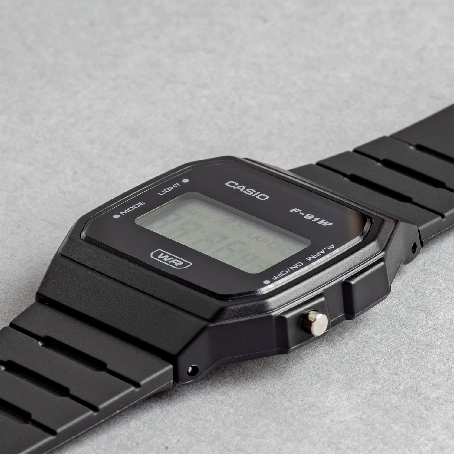 CASIO カシオ F-91WB-1A ブラック ブラック文字盤 デジタル メンズ 腕時計 斜め