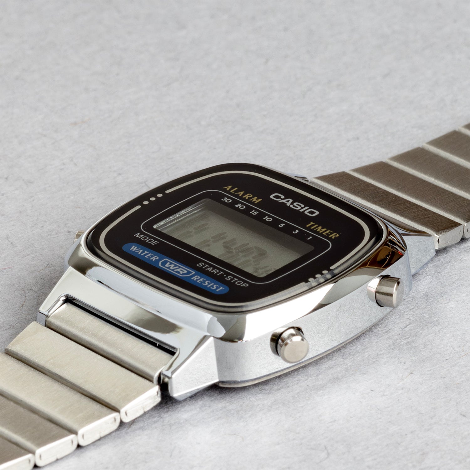 CASIO カシオ LA670WA-1 シルバー ブラック文字盤 デジタル レディース 腕時計 斜め