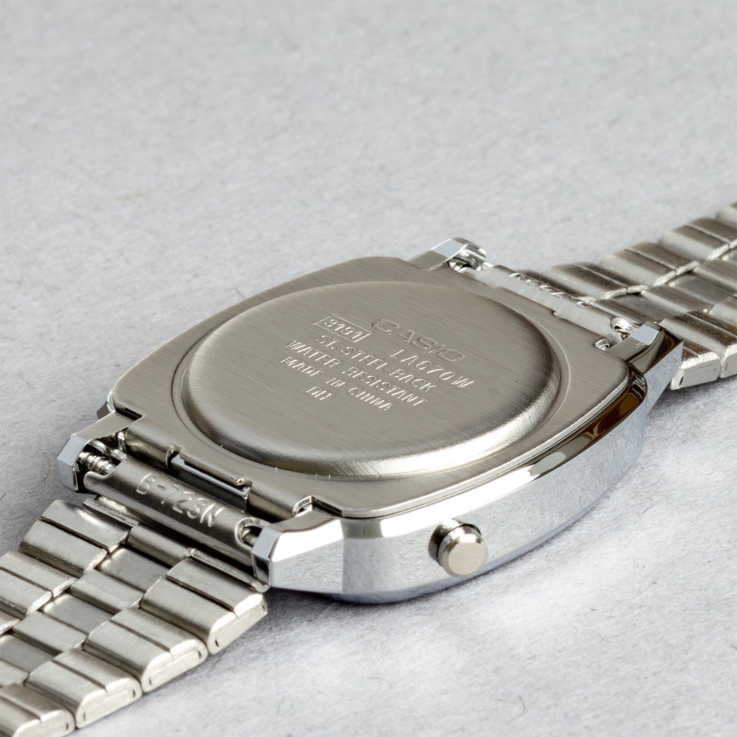 CASIO カシオ LA670WA-1 シルバー ブラック文字盤 デジタル レディース 腕時計 ケースバック