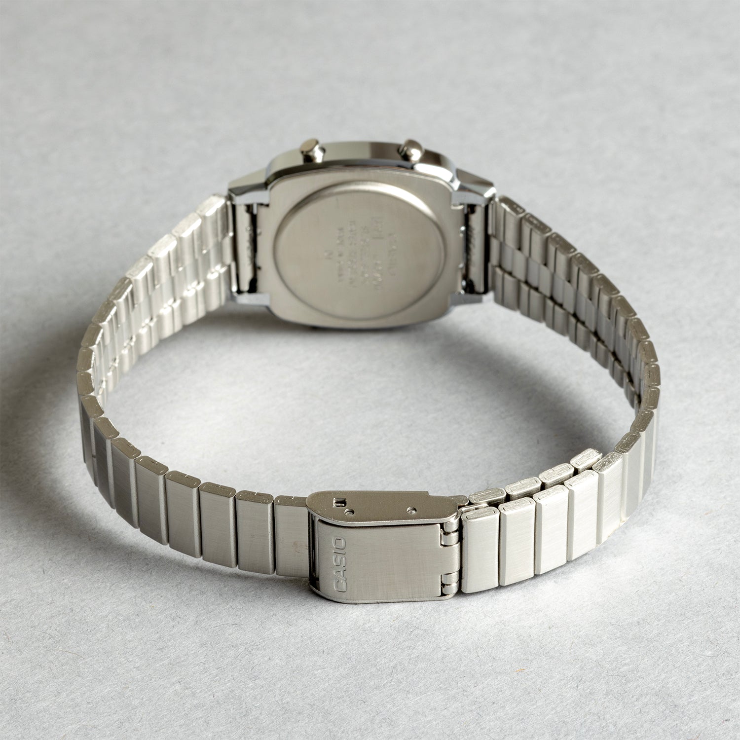 CASIO カシオ LA670WA シルバー ブラック文字盤 デジタル レディース 腕時計