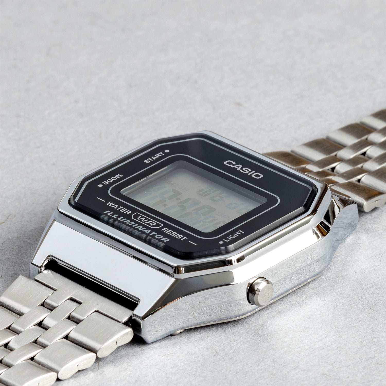 CASIO カシオ LA680WA-1 シルバー ブラック文字盤 デジタル レディース 腕時計 斜め