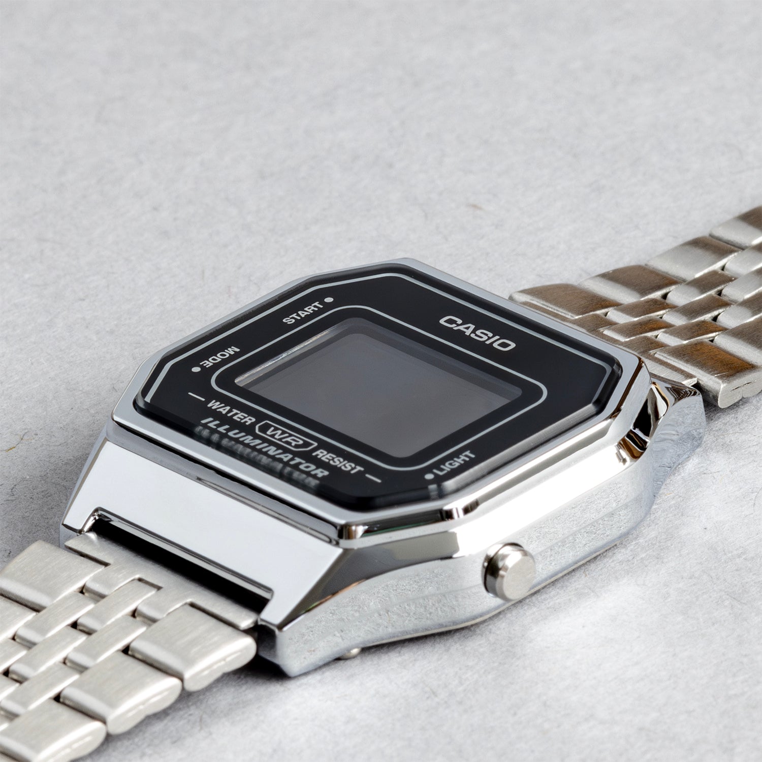 CASIO カシオ LA680WA-1B シルバー ブラック文字盤 デジタル レディース 腕時計 斜め