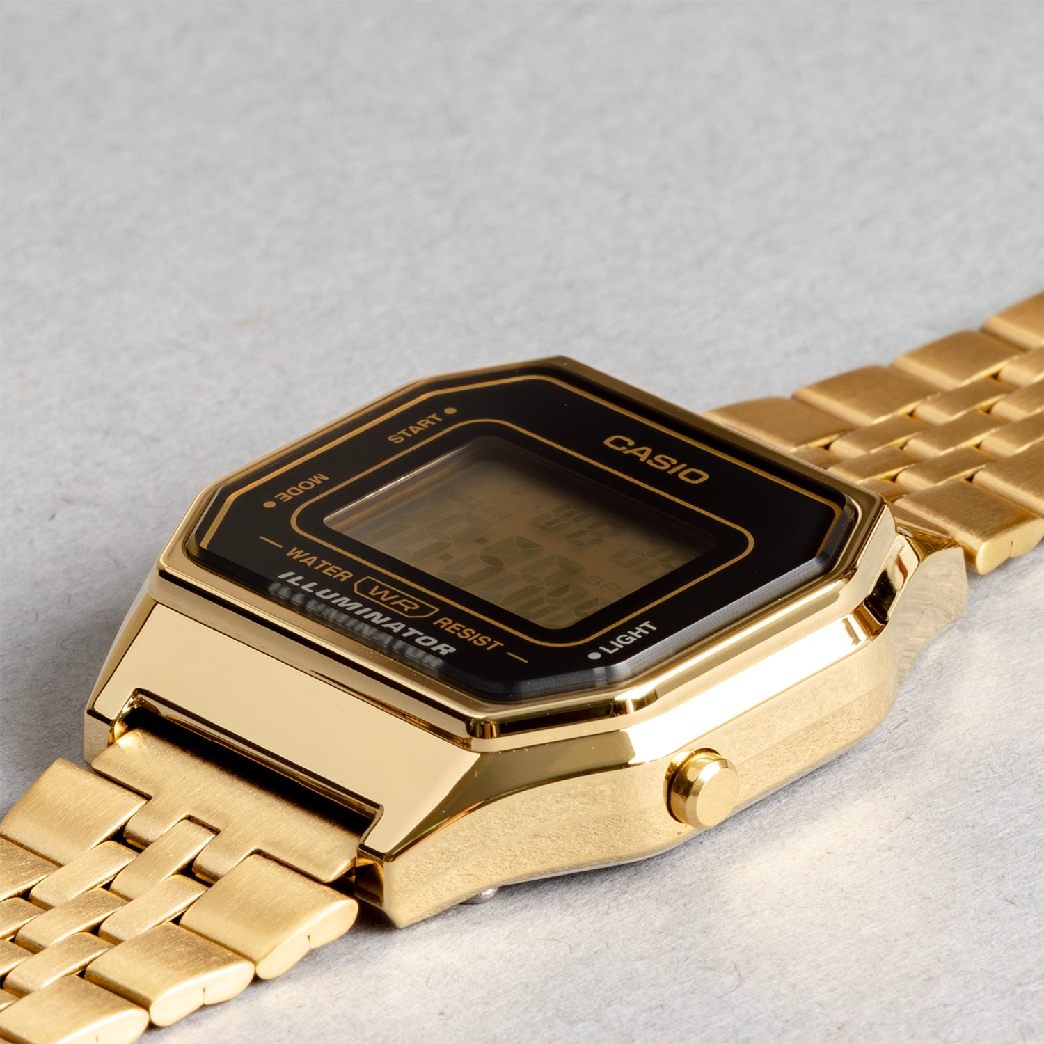 CASIO カシオ LA680WGA-1 ゴールド ブラック文字盤 デジタル レディース 腕時計 斜め