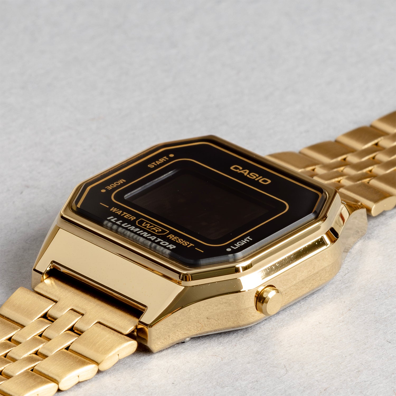 CASIO カシオ LA680WGA-1B ゴールド ブラック文字盤 デジタル レディース 腕時計 斜め