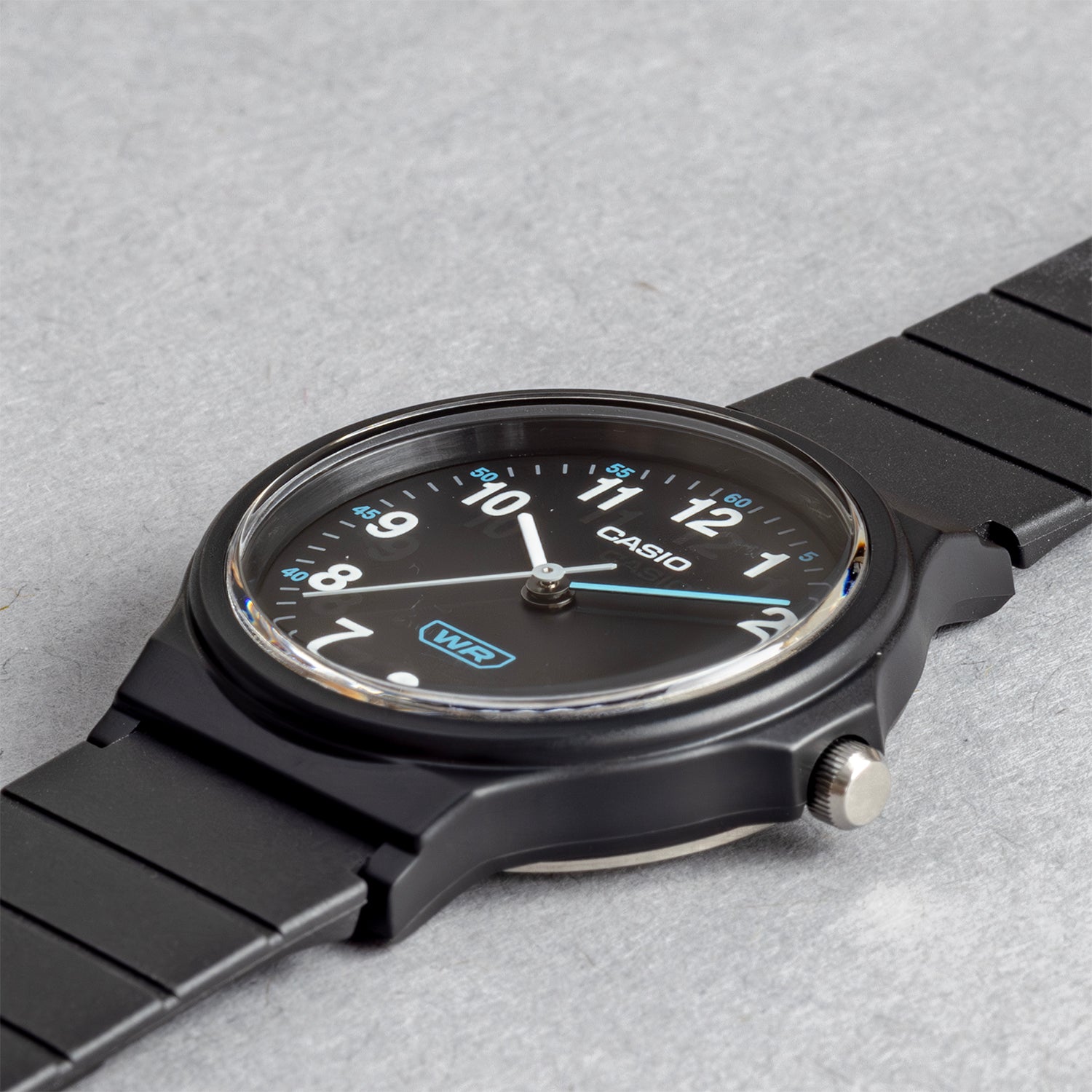 CASIO カシオ LQ-24B-1B ブラック ブラック文字盤 アナログ レディース 腕時計 斜め