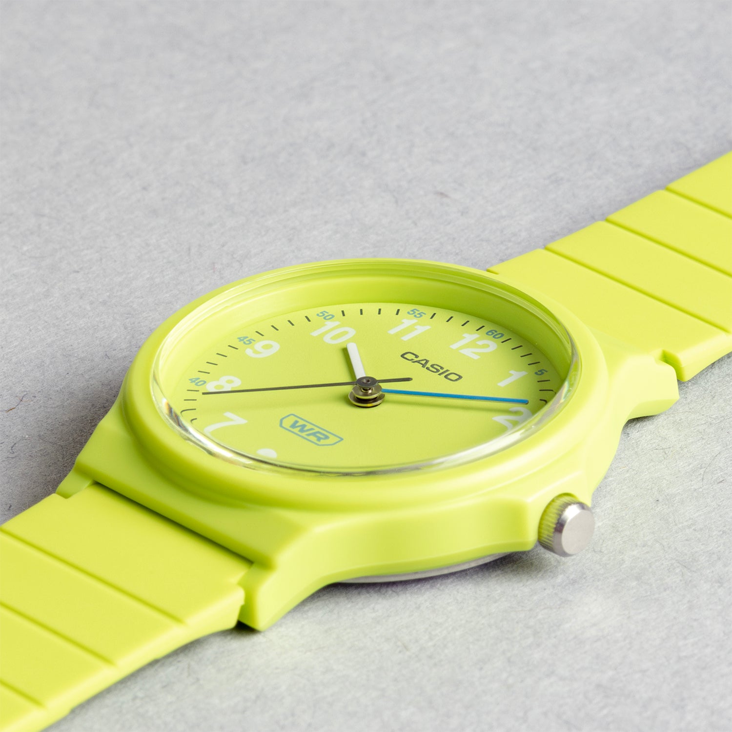 CASIO カシオ LQ-24B-3B ライムグリーン ライムグリーン文字盤 アナログ レディース 腕時計 斜め