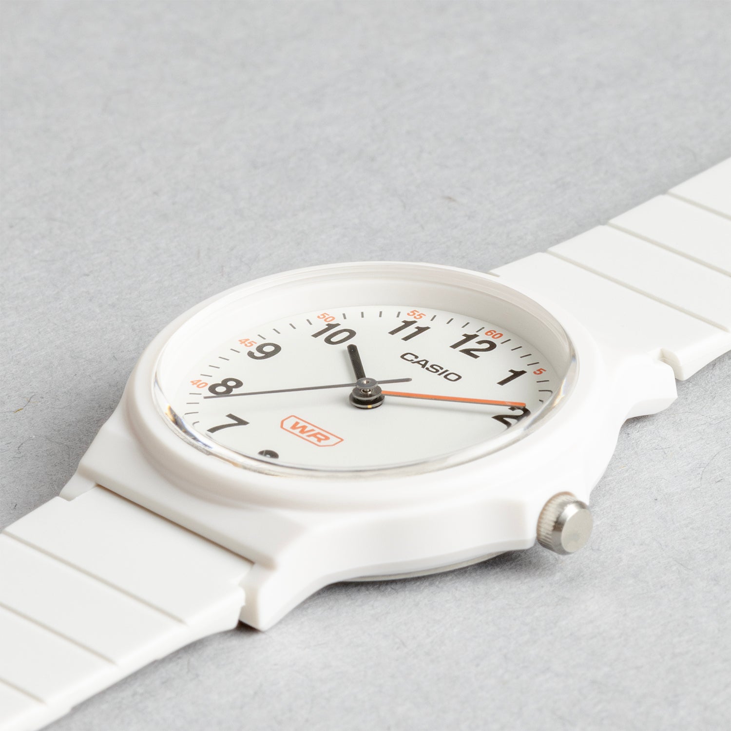 CASIO カシオ LQ-24B-7B ホワイト ホワイト文字盤 アナログ レディース 腕時計 斜め