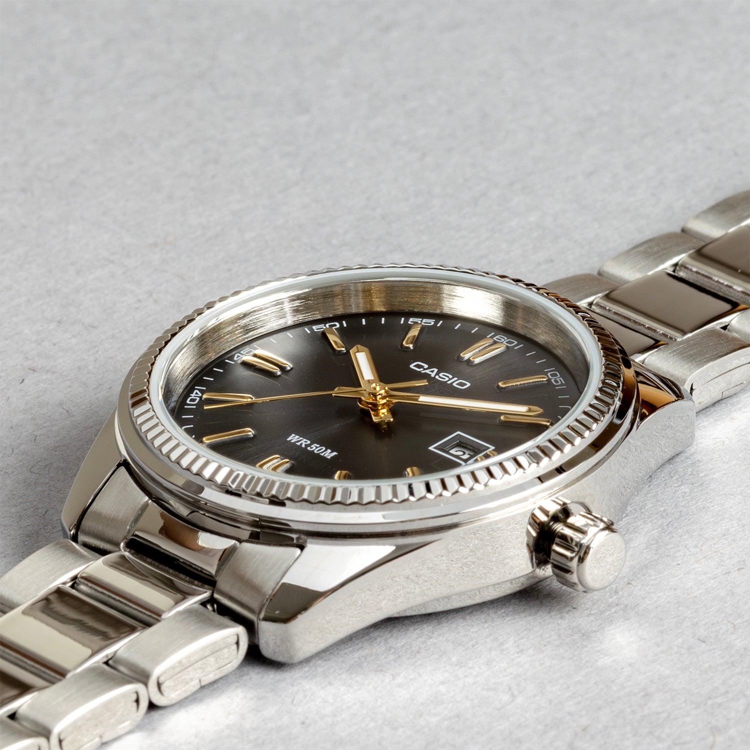 CASIO カシオ LTP-1302D-1A2 シルバー ブラック×ゴールド文字盤 アナログ レディース 腕時計 斜め