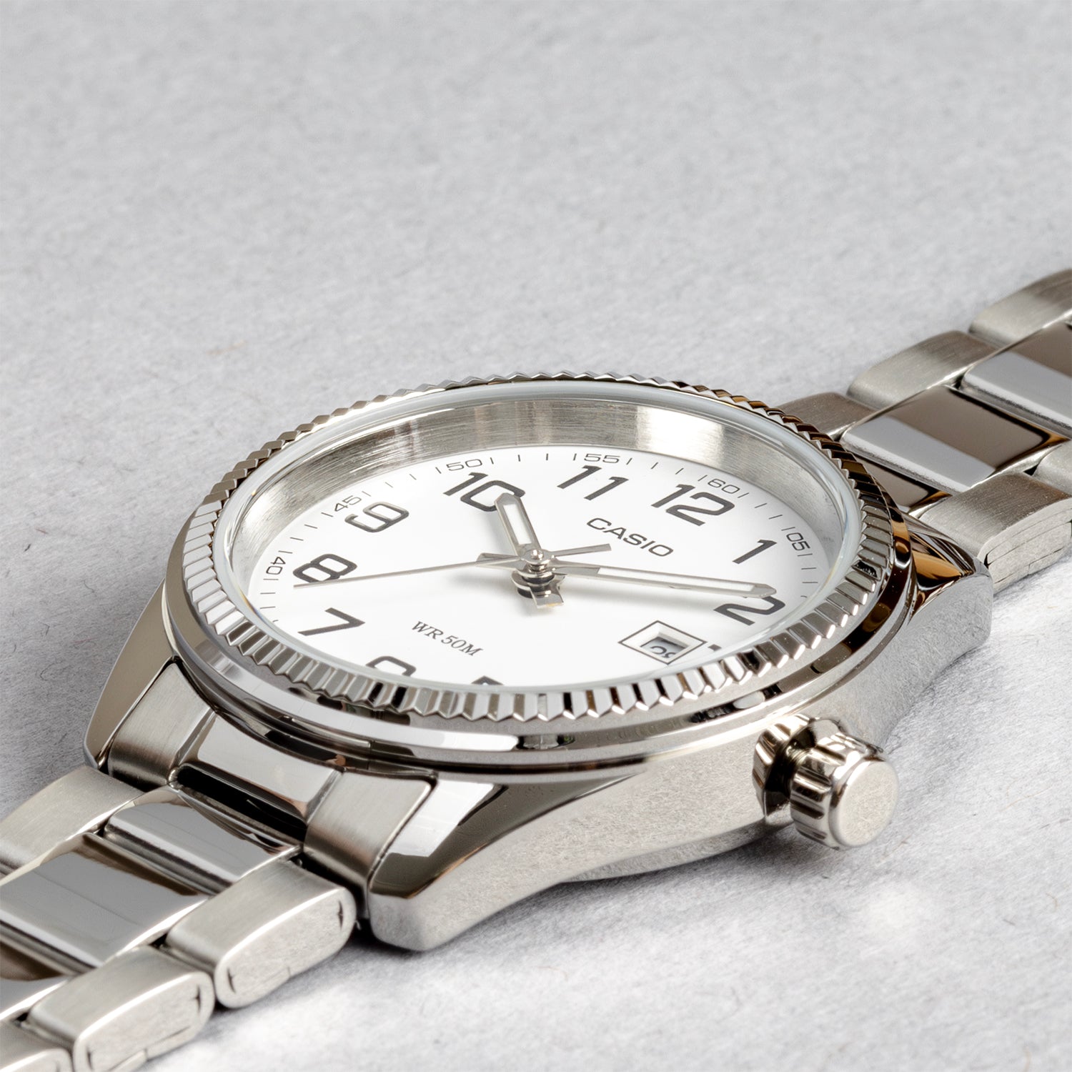 CASIO カシオ LTP-1302D-7B シルバー ホワイト文字盤 アナログ レディース 腕時計 斜め