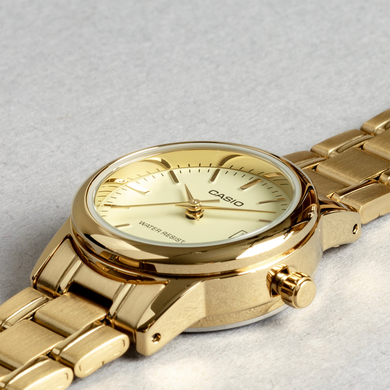 CASIO カシオ LTP-V002G-9A ゴールド イエロー文字盤 アナログ レディース 腕時計 斜め