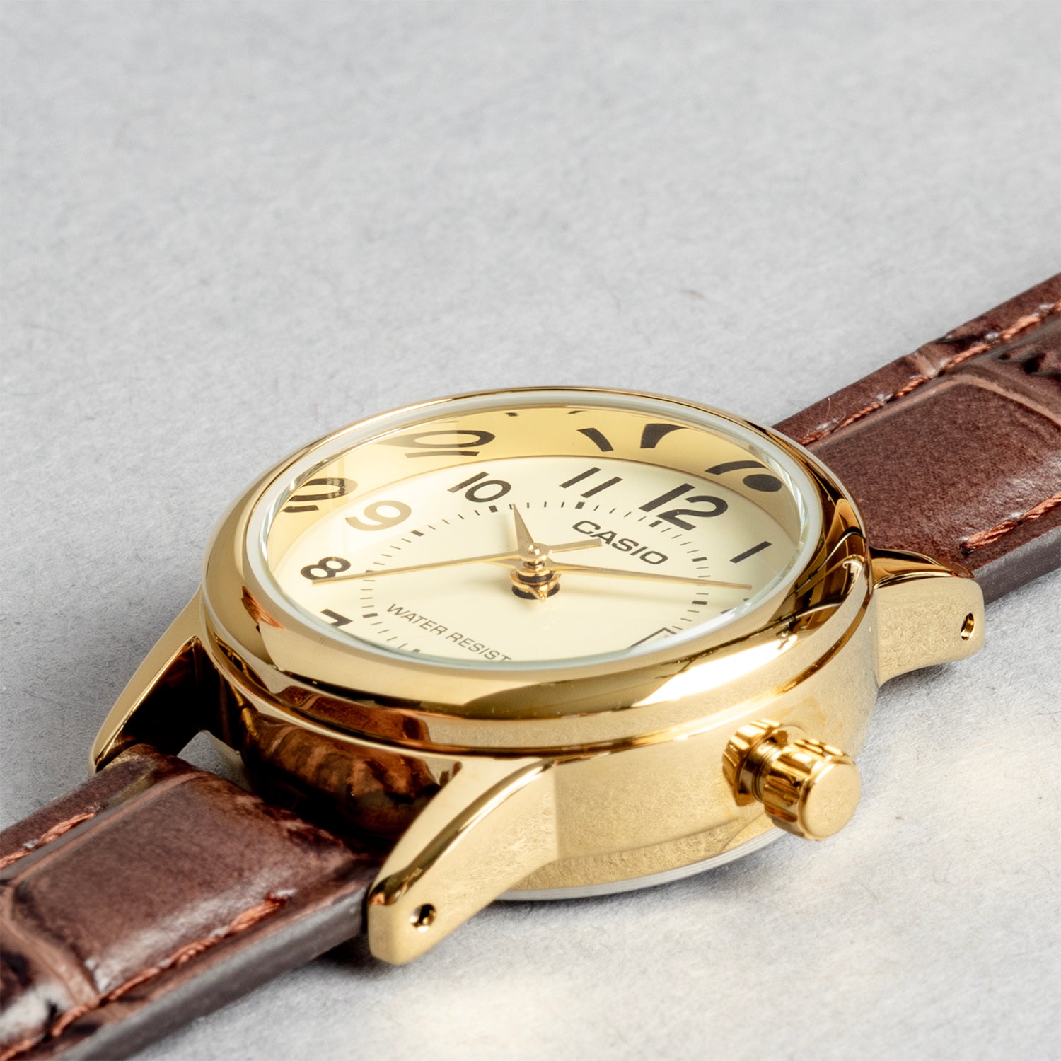CASIO カシオ LTP-V002GL-9B ブラウン イエロー文字盤 アナログ レディース 腕時計 斜め