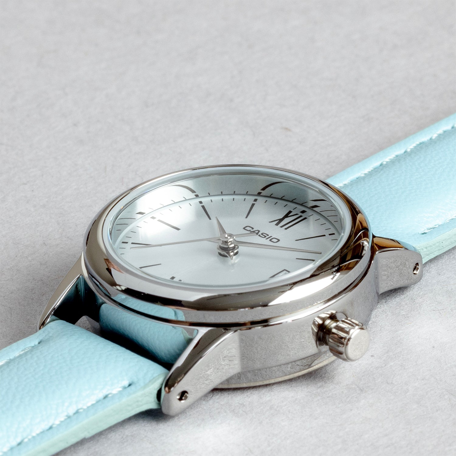 CASIO カシオ LTP-V002L-2B3 ライトブルー ライトブルー文字盤 アナログ レディース 腕時計 斜め