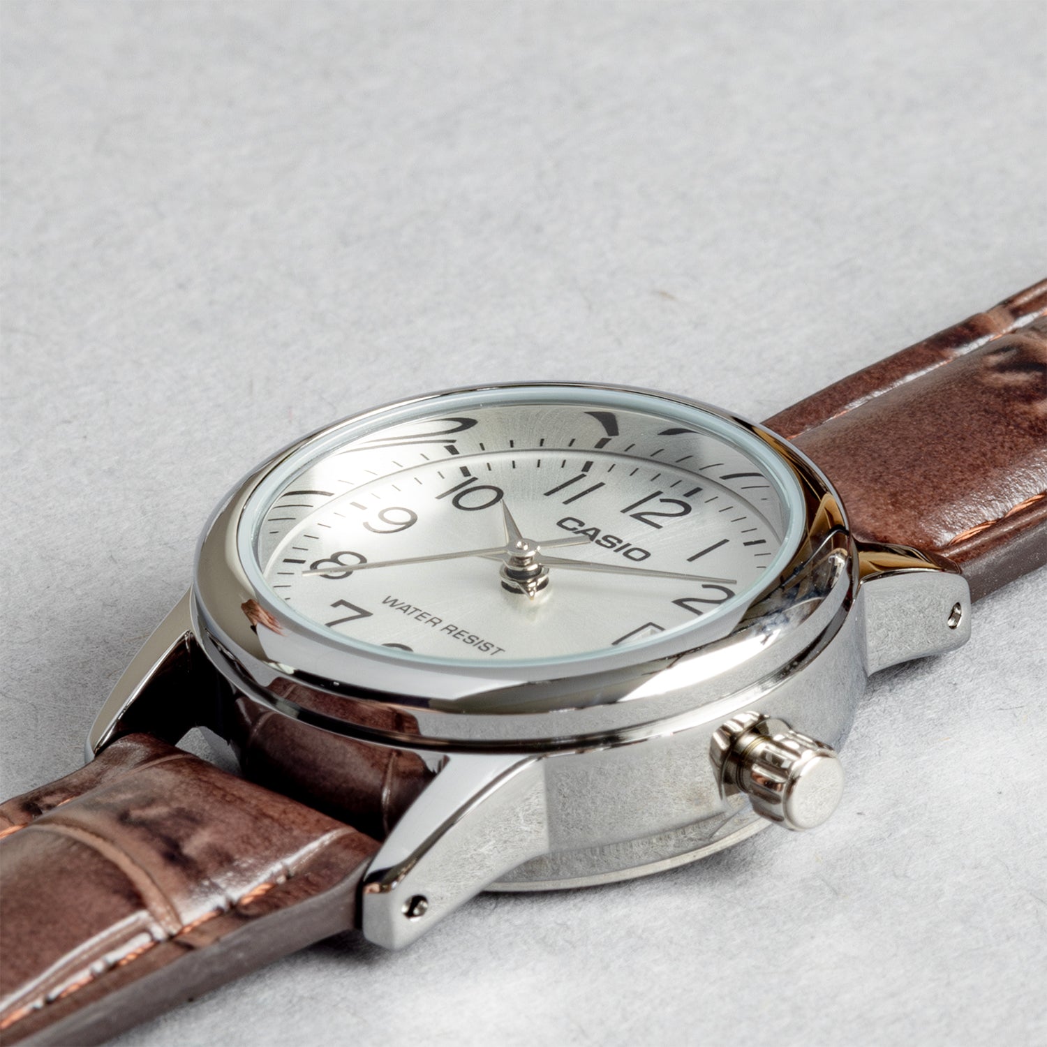 CASIO カシオ LTP-V002L-7B2 ブラウン シルバー文字盤 アナログ レディース 腕時計 斜め