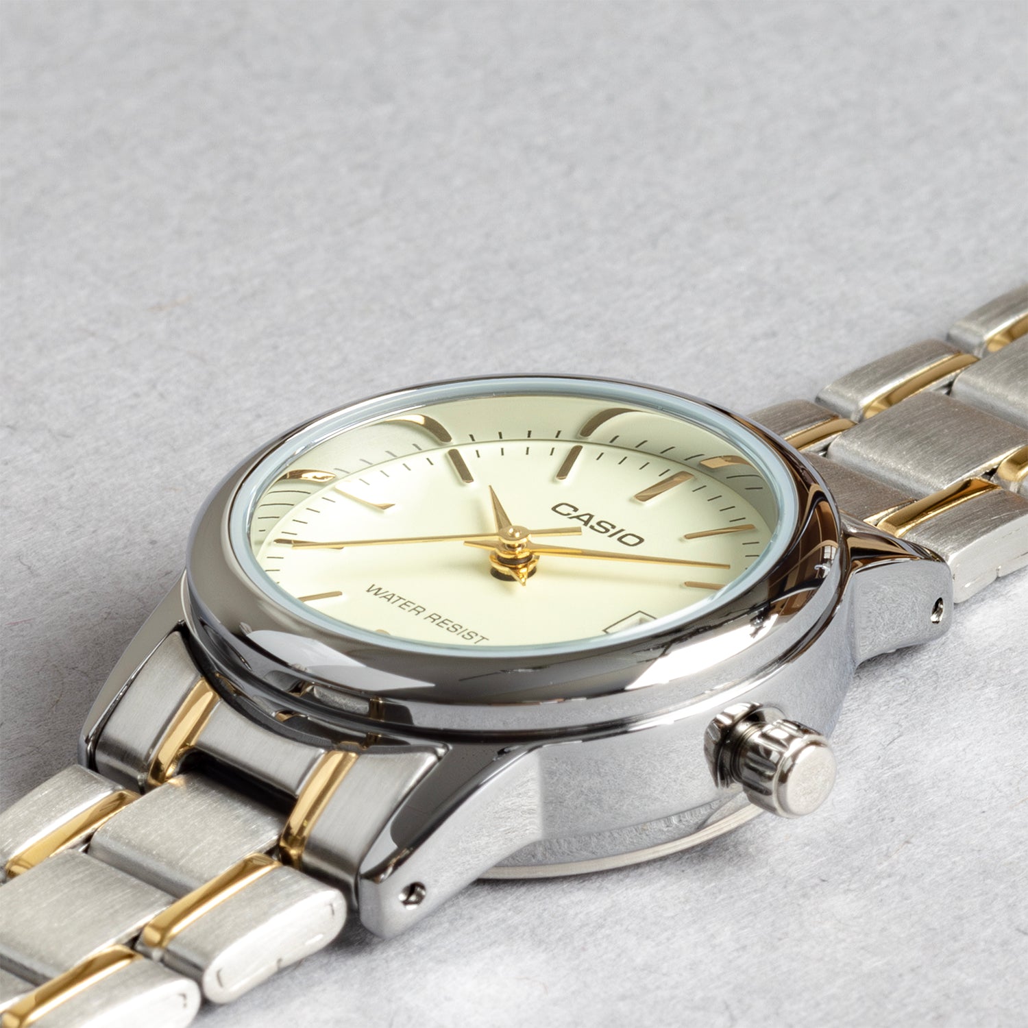 CASIO カシオ LTP-V002SG-9A シルバー×ゴールド イエロー文字盤 アナログ レディース 腕時計 斜め