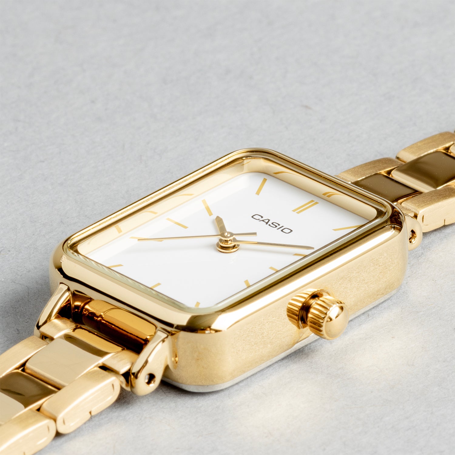 CASIO カシオ LTP-V009G-7E ゴールド ホワイト文字盤 アナログ レディース 腕時計