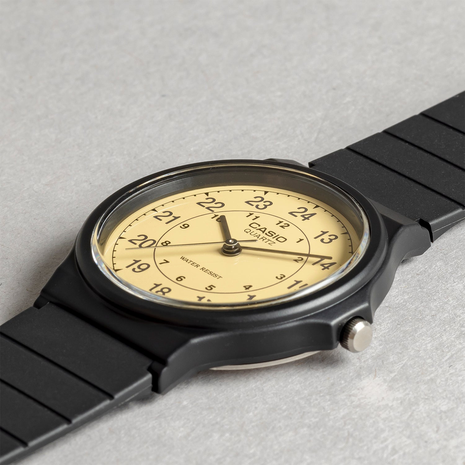 CASIO カシオ MQ-24-9B ブラック イエロー文字盤 アナログ ユニセックス 腕時計