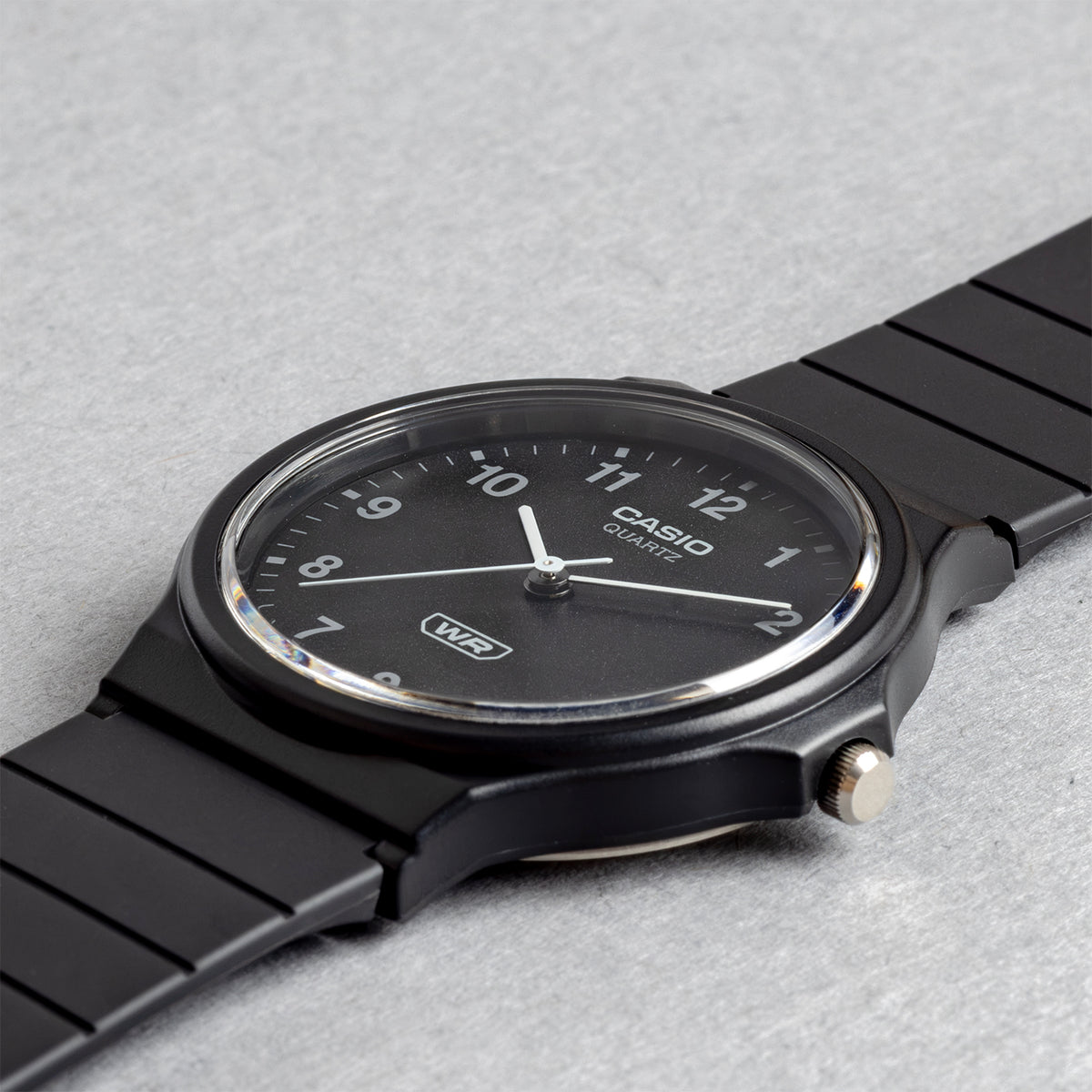 CASIO カシオ MQ-24B-1B ブラック ブラック文字盤 アナログ メンズ 腕時計 斜め