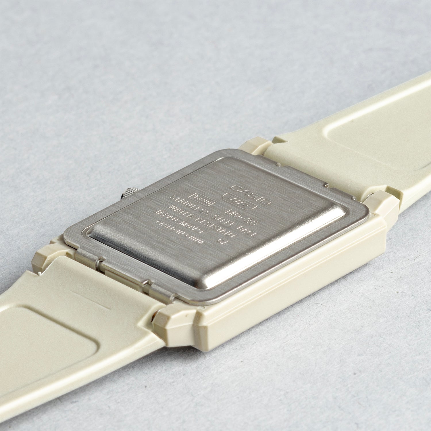 CASIO カシオ MQ-38UC-8A ベージュ ブラック文字盤 アナログ ユニセックス 腕時計 ケースバック