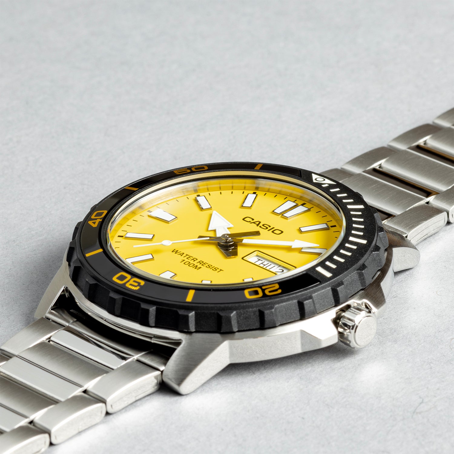 CASIO カシオ MTD-125D-9A シルバー イエロー文字盤 アナログ メンズ 腕時計 斜め