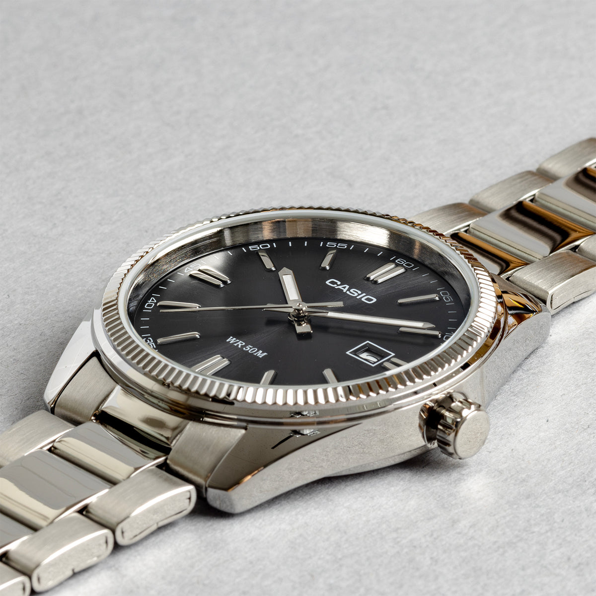 CASIO カシオ MTP-1302D-1A1 シルバー ブラック文字盤 アナログ メンズ 腕時計 斜め