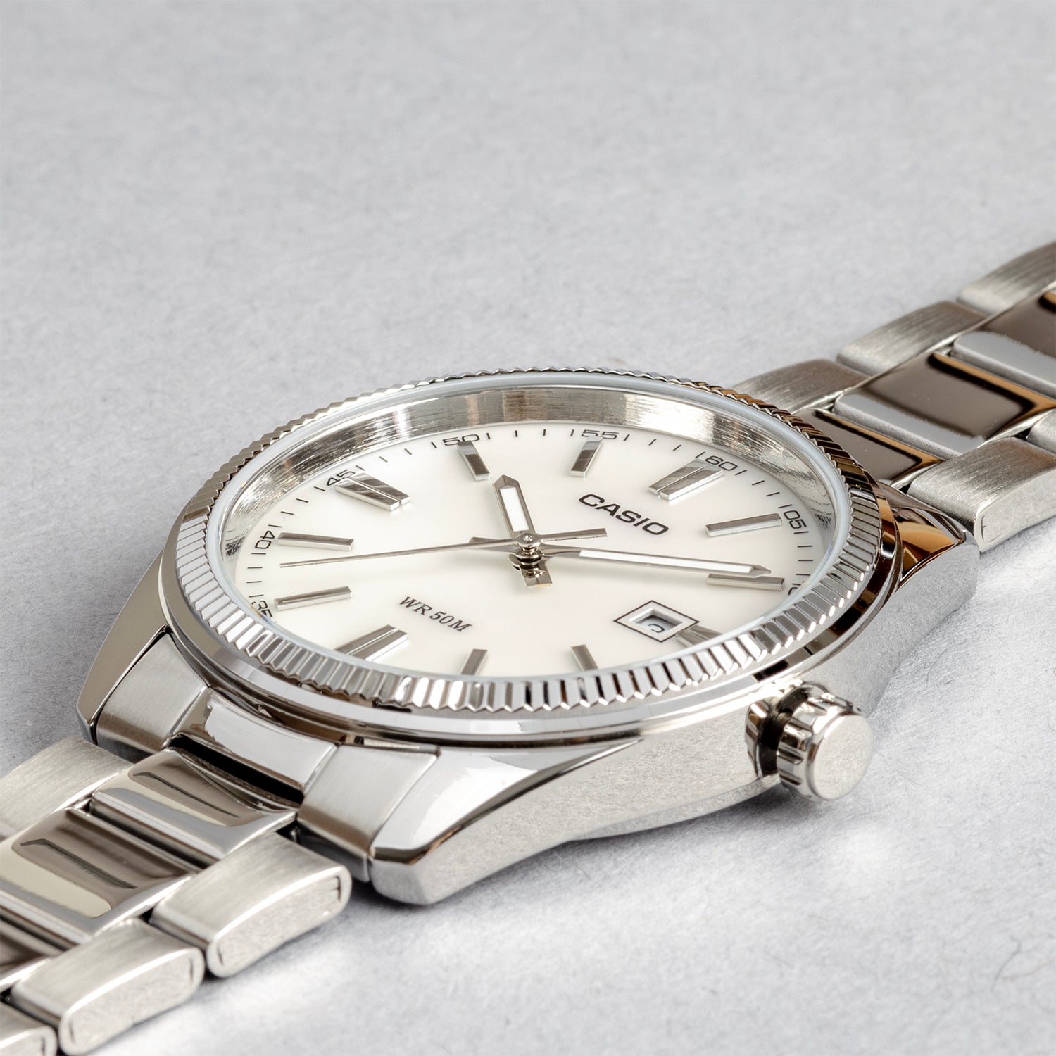 CASIO カシオ MTP-1302DS-7A シルバー パールホワイト文字盤 アナログ メンズ 腕時計 斜め