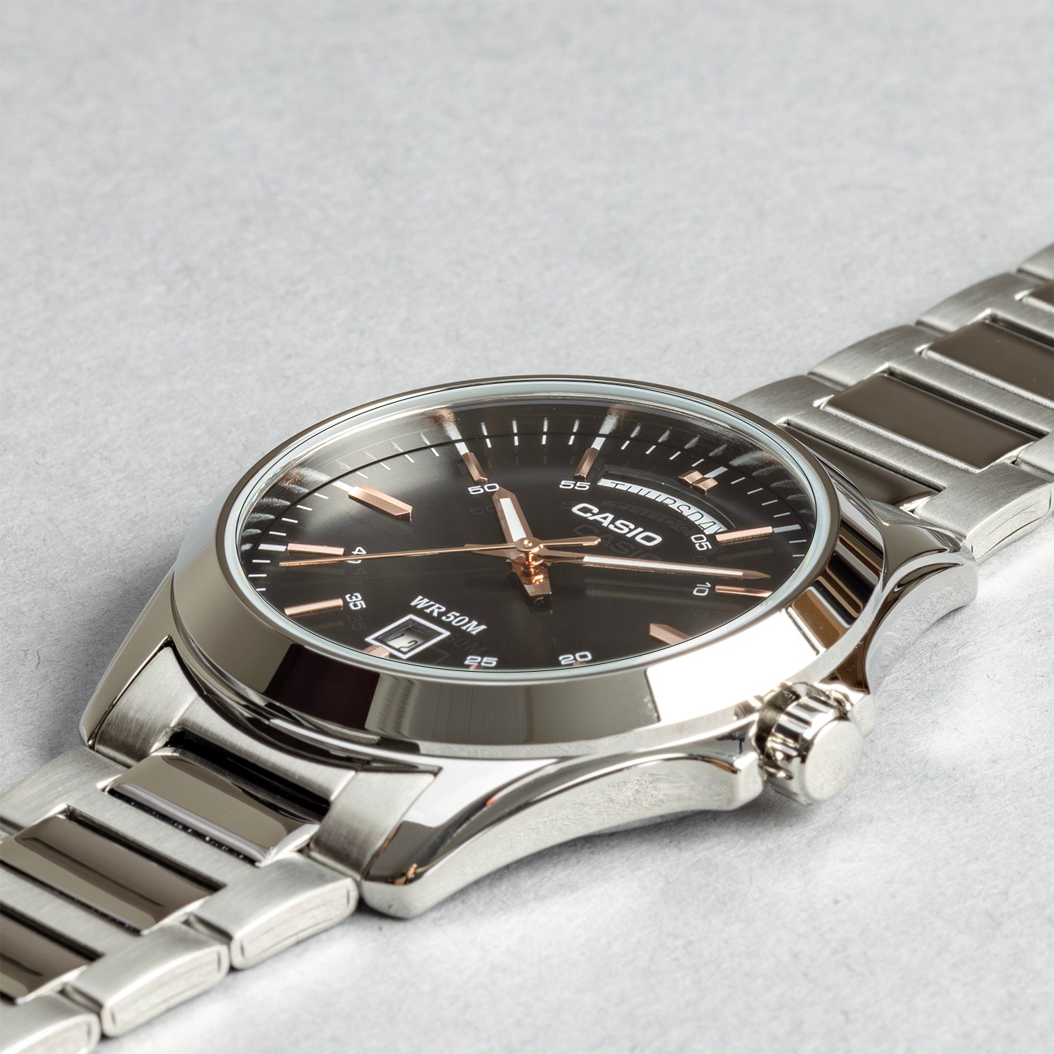 CASIO カシオ MTP-1370D-1A2 シルバー ブラック文字盤 アナログ メンズ 腕時計 斜め