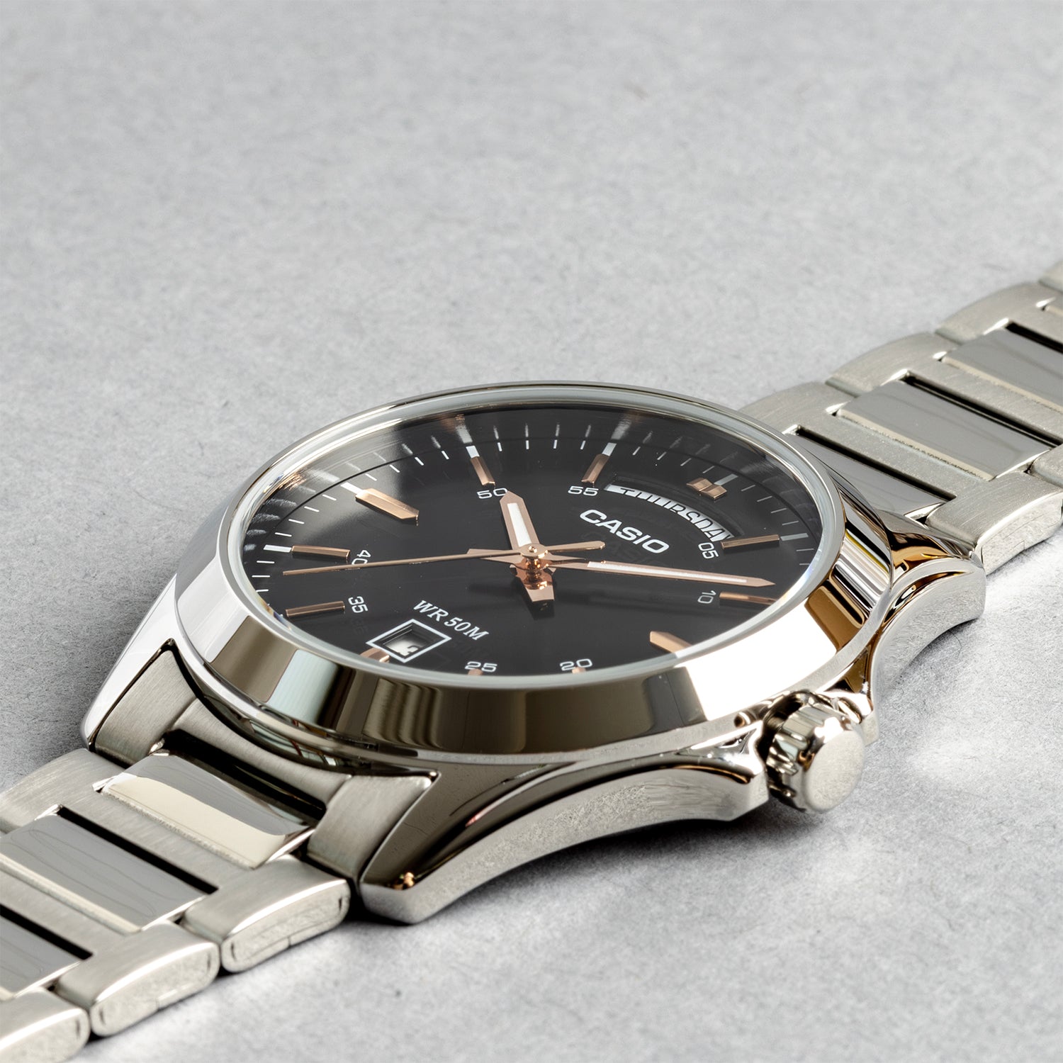 CASIO カシオ MTP-1370D-1A2 シルバー ブラック文字盤 アナログ メンズ 腕時計 斜め