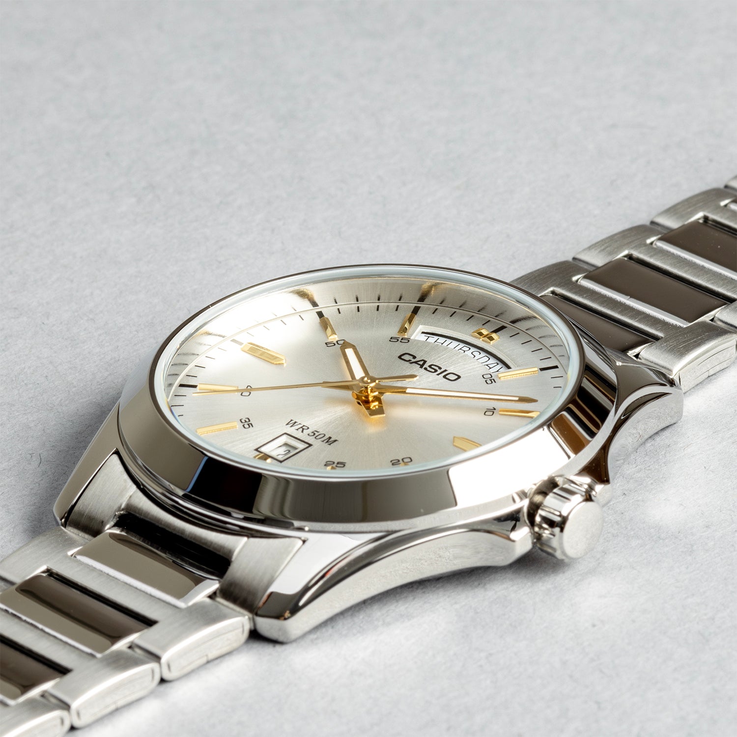 CASIO カシオ MTP-1370D-7A2 シルバー シルバー文字盤 アナログ メンズ 腕時計 斜め