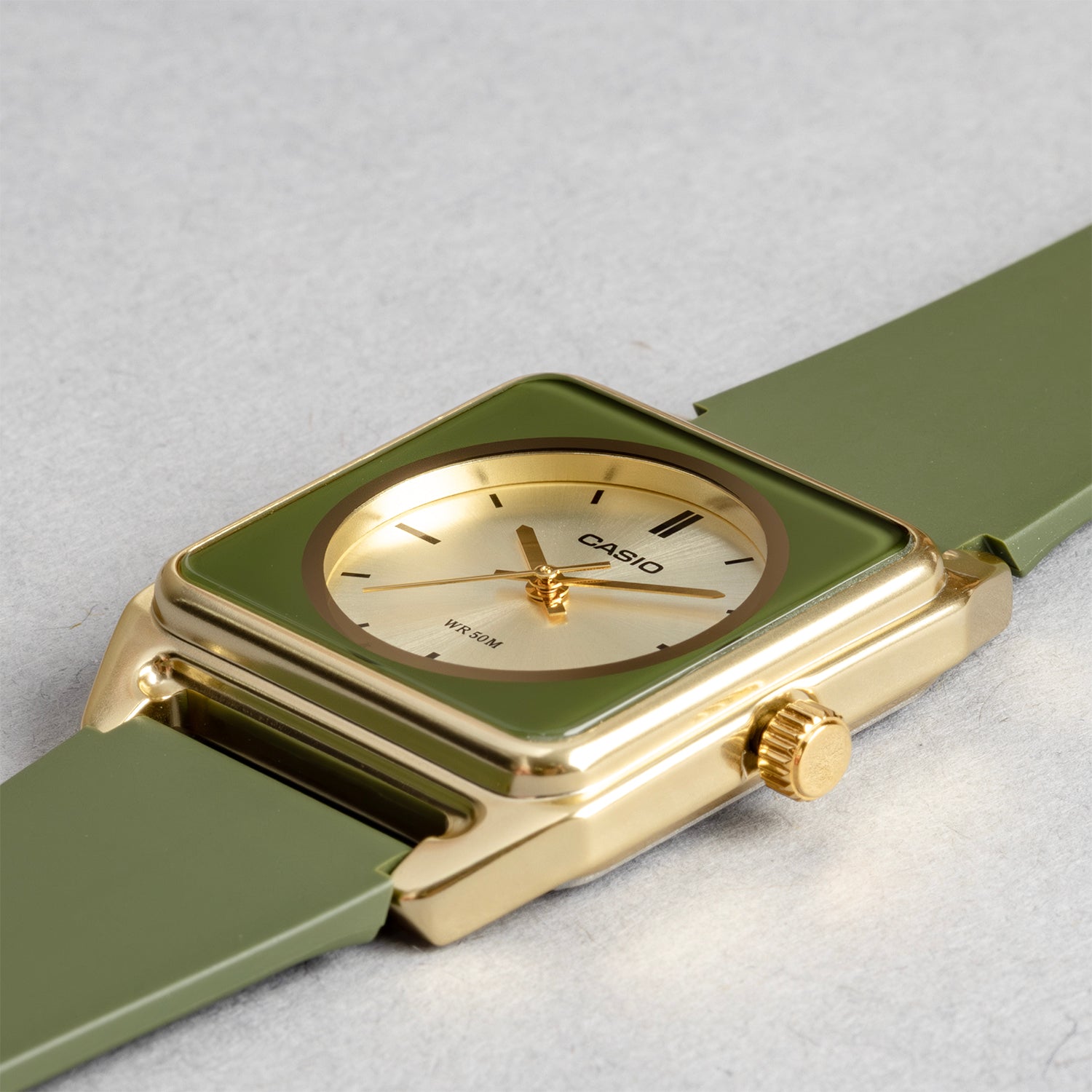 CASIO カシオ MTP-B170-3E グリーン ゴールド文字盤 アナログ メンズ 腕時計 斜め