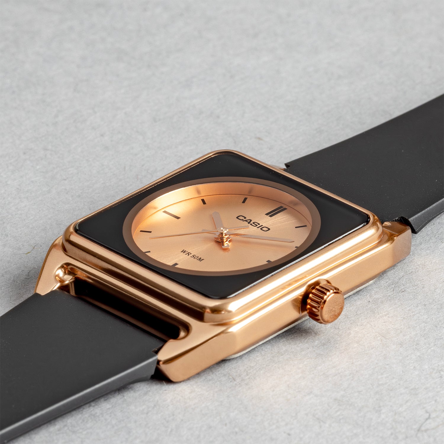 CASIO カシオ MTP-B170-5E ブラック ローズゴールド文字盤 アナログ メンズ 腕時計 斜め