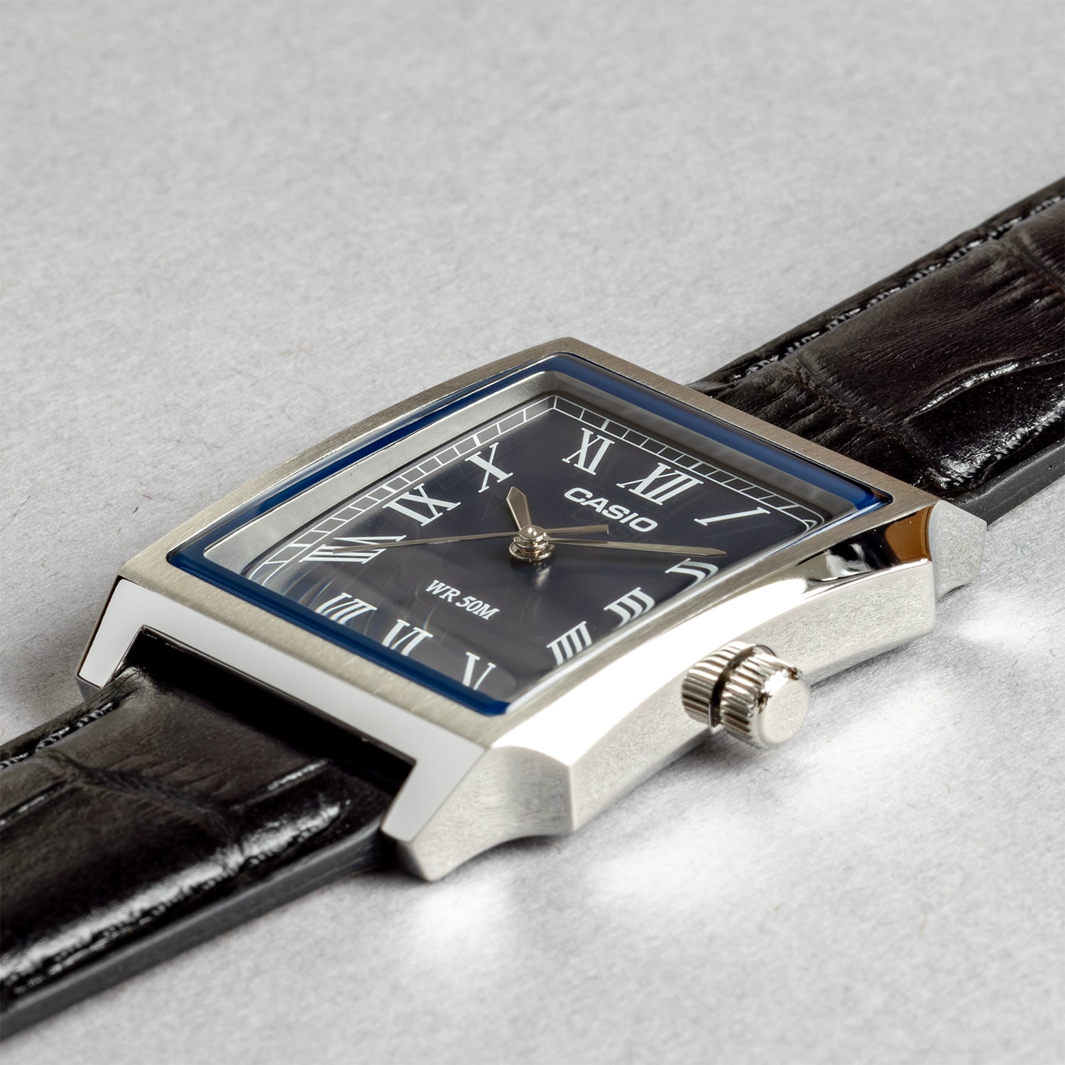 CASIO カシオ MTP-B190L-2B ブラック ブルー文字盤 アナログ メンズ 腕時計 斜め