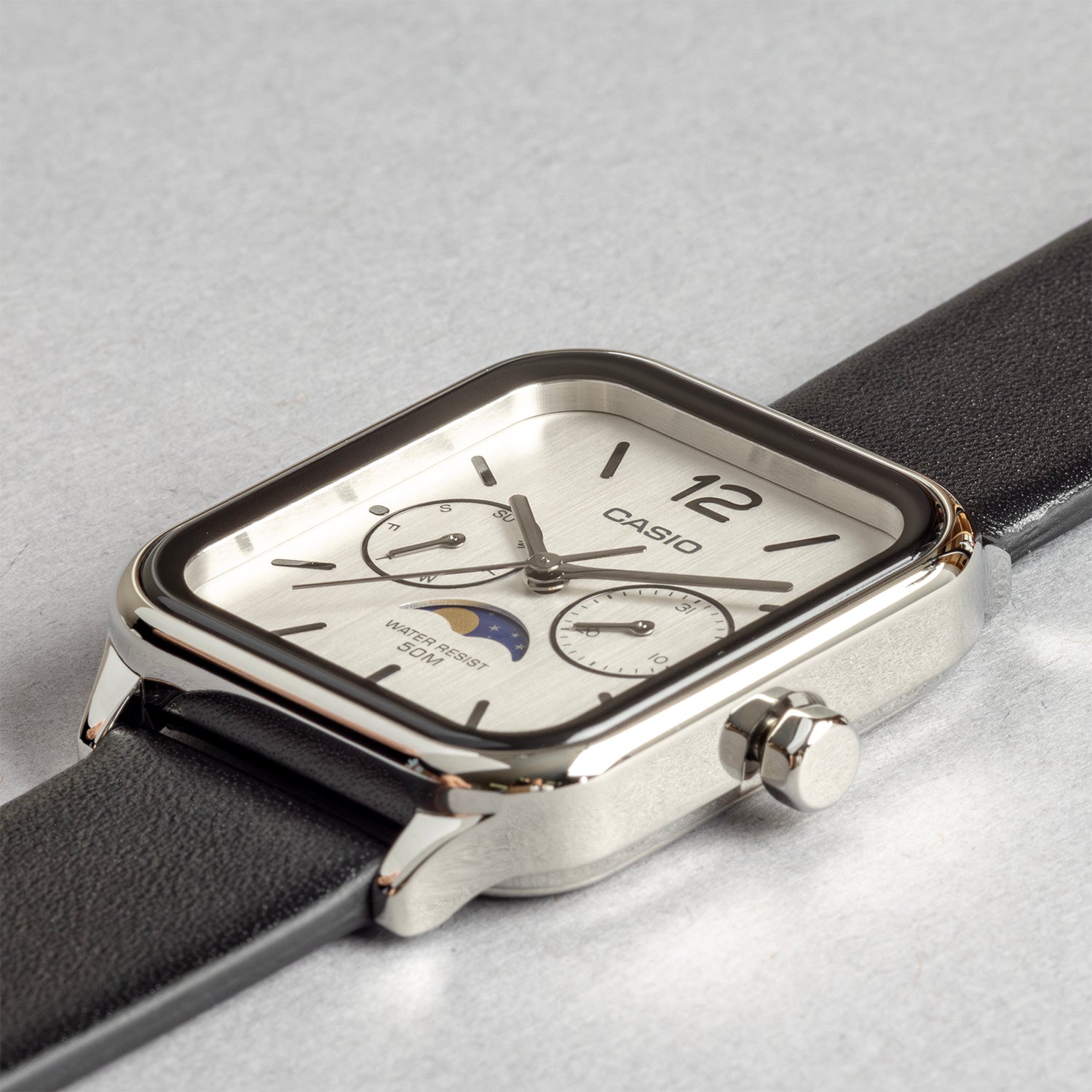 CASIO カシオ MTP-M305L-7A ブラック ホワイト文字盤 アナログ メンズ 腕時計 斜め