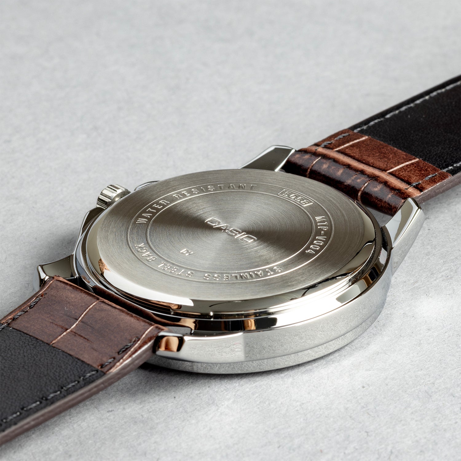 CASIO カシオ MTP-V004L-7C ブラウン シルバー文字盤 アナログ メンズ 腕時計 ケースバック