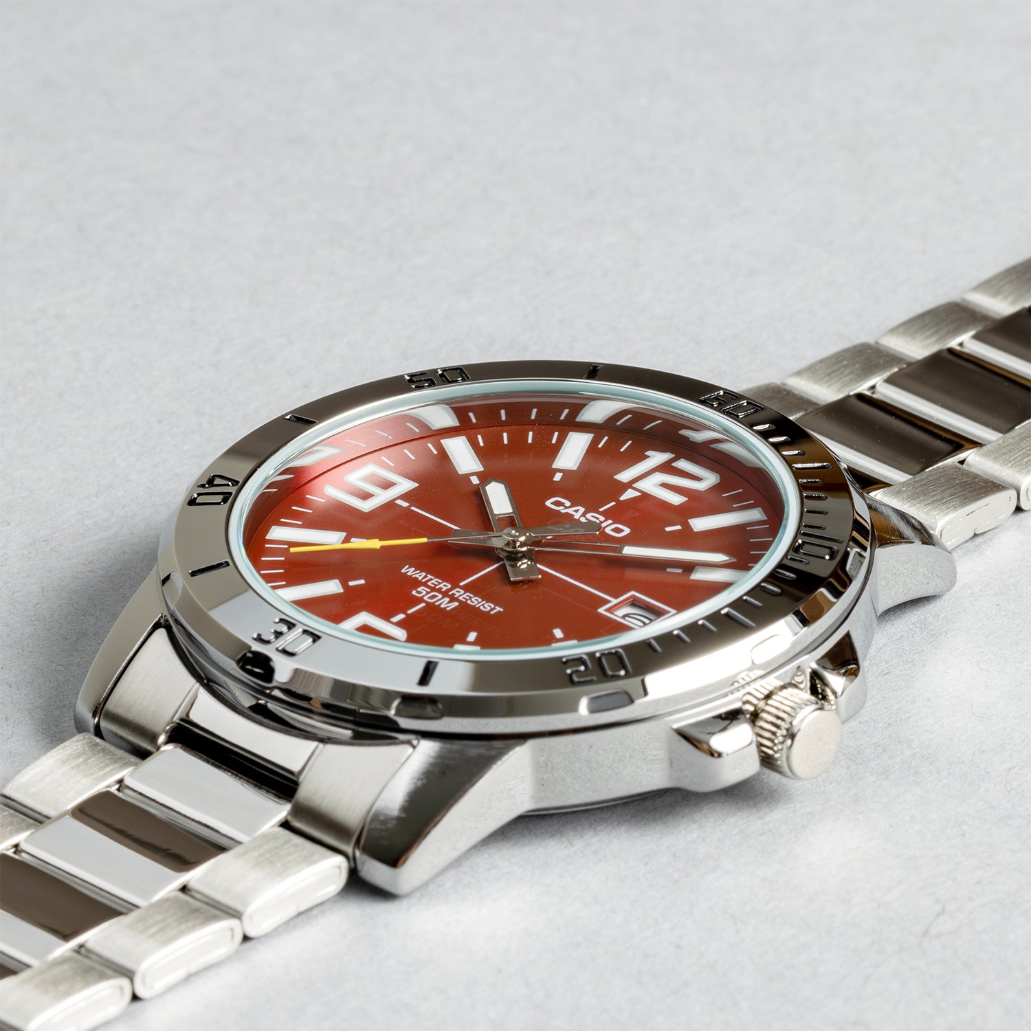 CASIO カシオ MTP-VD01D-4B シルバー レッド文字盤 アナログ メンズ 腕時計